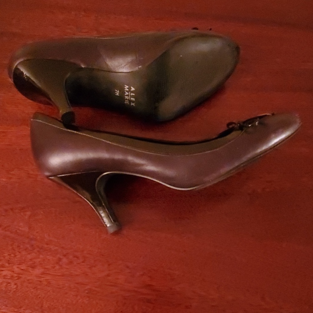 Shoes - Picture 4 of 4